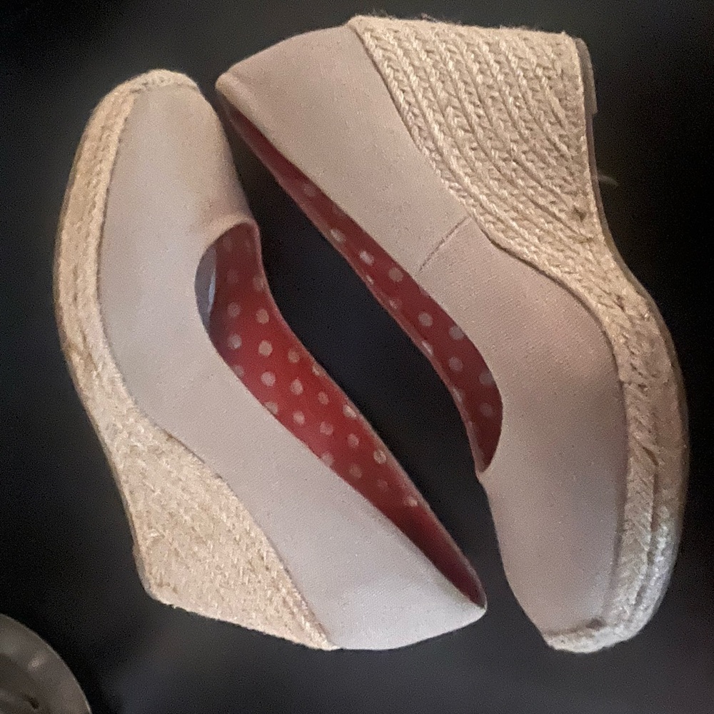 Mero a beige espadrille heels